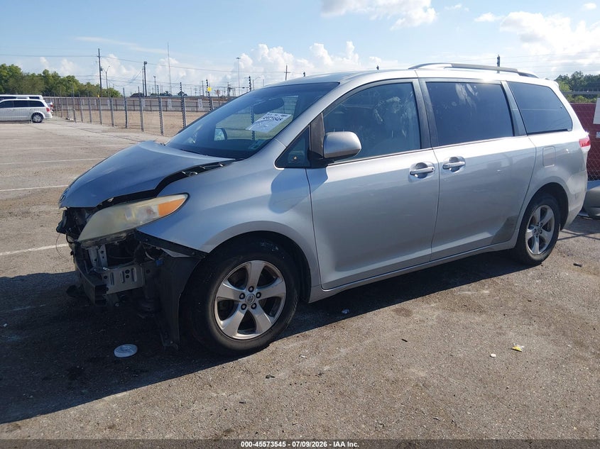 2014 TOYOTA SIENNA VAN 3.5L V-6 DOHC, VVT, 266HP