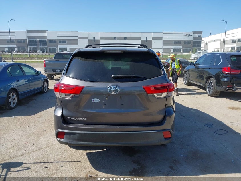 TOYOTA HIGHLANDER - zdjęcie 16