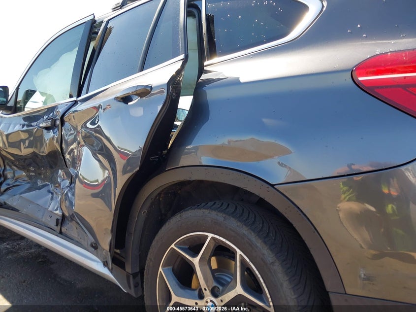 2018 BMW X1 xDrive28I VIN: WBXHT3C33J5F91906 Lot: 45573643