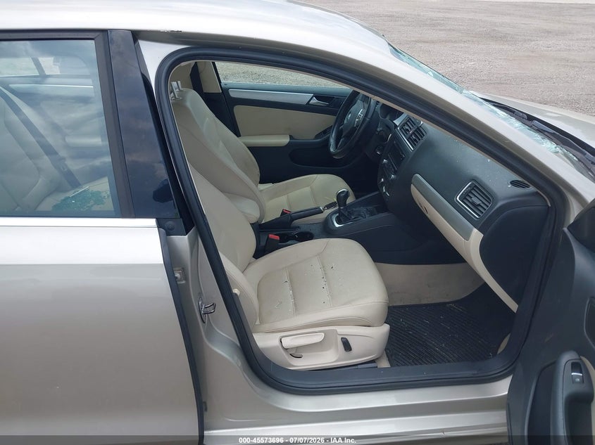 AtlanticExpress - Volkswagen Jetta