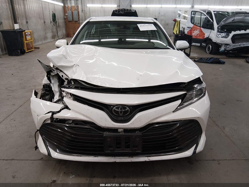 TOYOTA CAMRY - zdjęcie 13