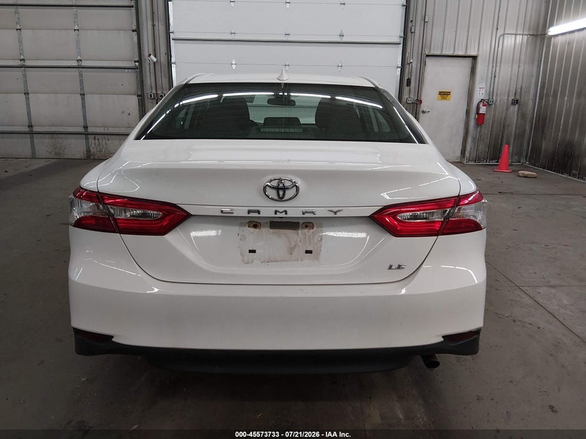 TOYOTA CAMRY - zdjęcie 17