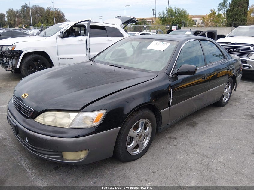 1998 LEXUS ES 300 auction photo 2