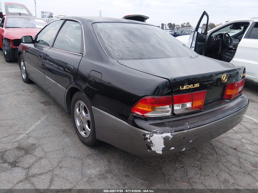 1998 LEXUS ES 300 auction photo 3