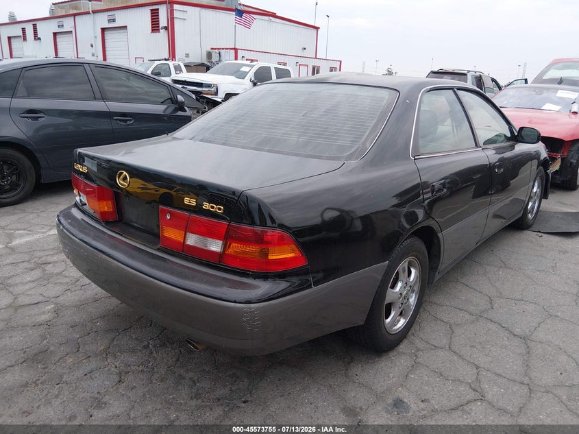1998 LEXUS ES 300 auction photo 4