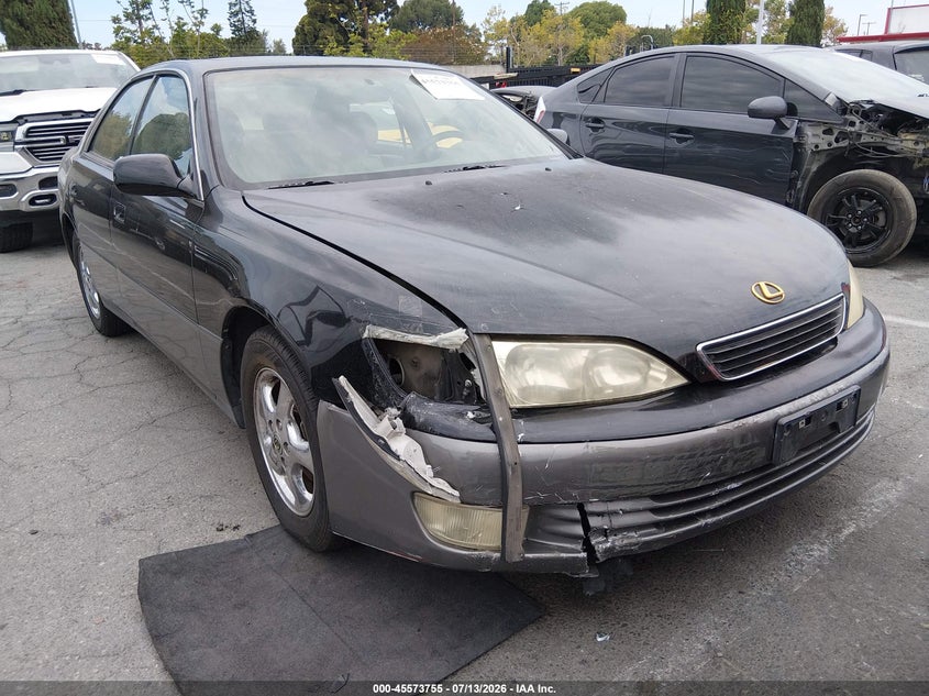 1998 LEXUS ES 300 auction photo 6