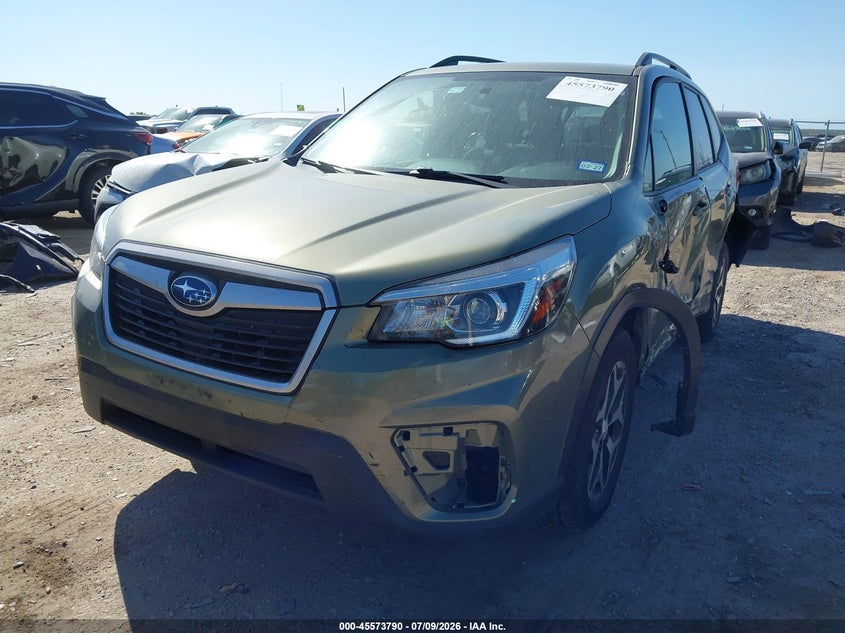 2020 Subaru Forester, Left Side, IAAI, VIN JF2SKAJC5LH402802 — photo 2