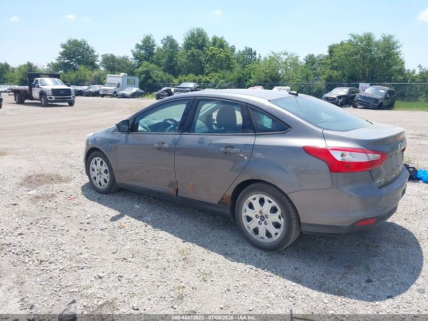 Vin: 1fahp3f23cl446256, lot: 46072152, ford focus se 20123