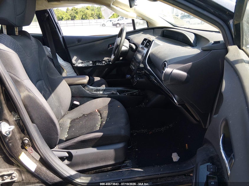 2017 TOYOTA PRIUS auction photo 5
