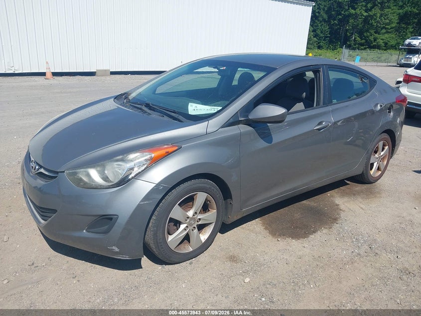 2013 HYUNDAI ELANTRA auction photo 2
