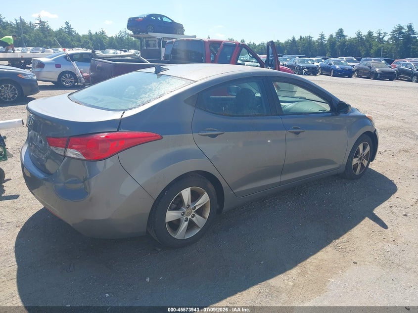 2013 HYUNDAI ELANTRA auction photo 4
