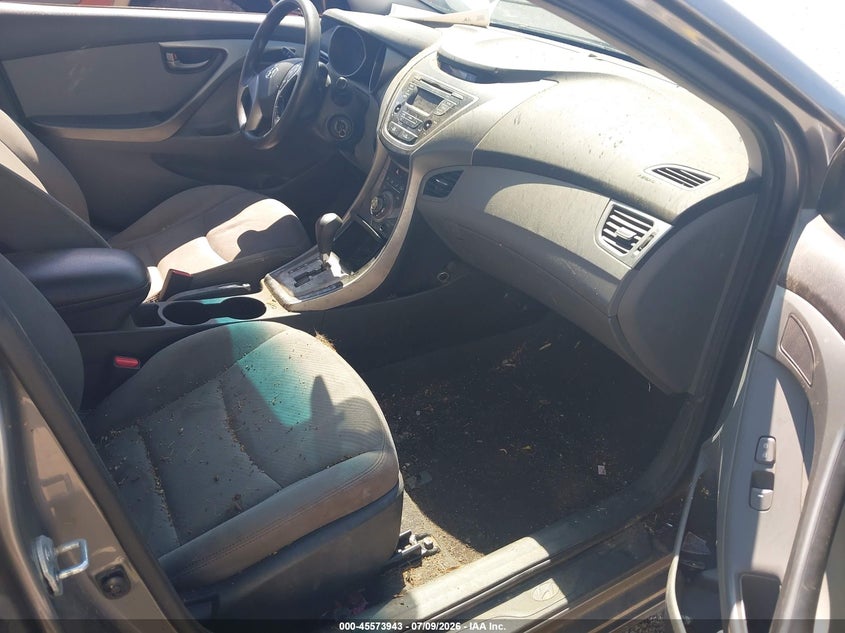 2013 HYUNDAI ELANTRA auction photo 5