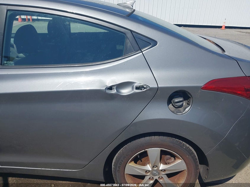 2013 HYUNDAI ELANTRA auction photo 6
