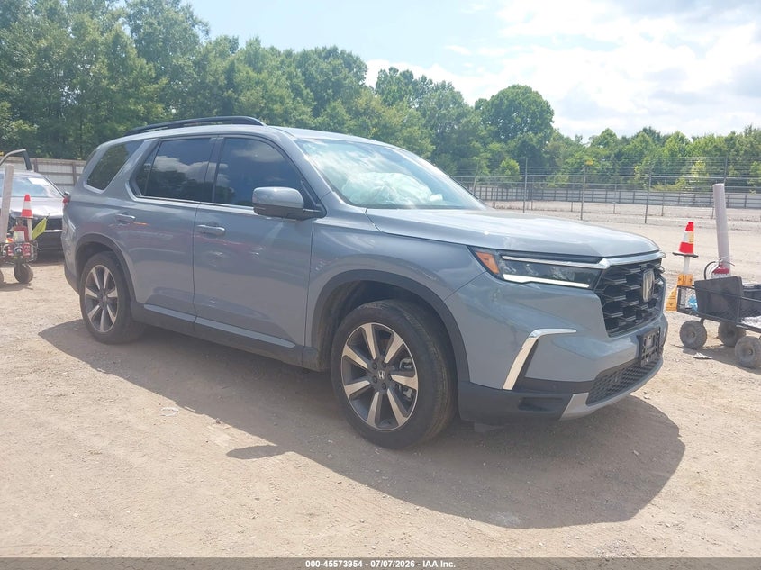 2025 HONDA PILOT auction photo 1