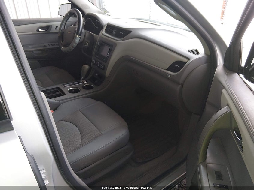 2017 CHEVROLET TRAVERSE auction photo 5