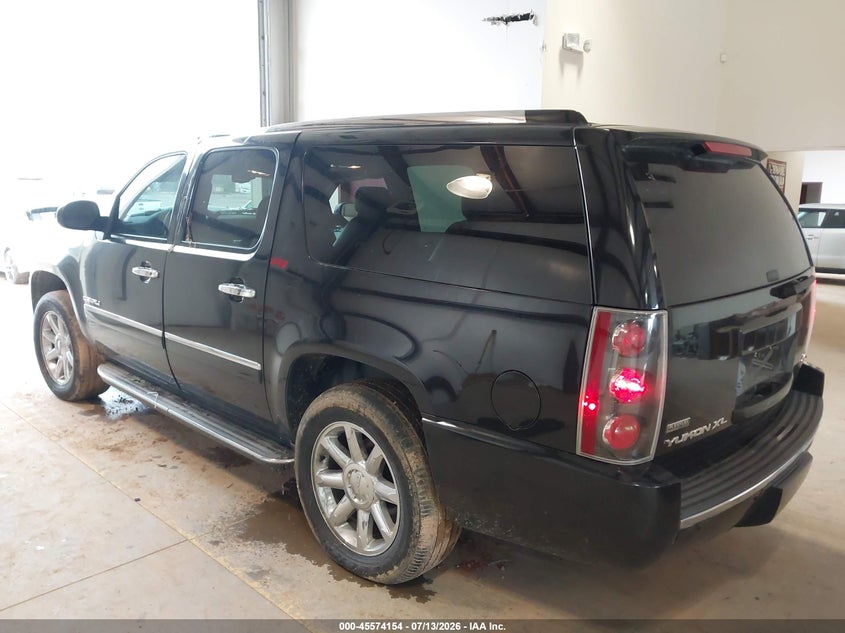 2012 GMC YUKON XL 1500 auction photo 3