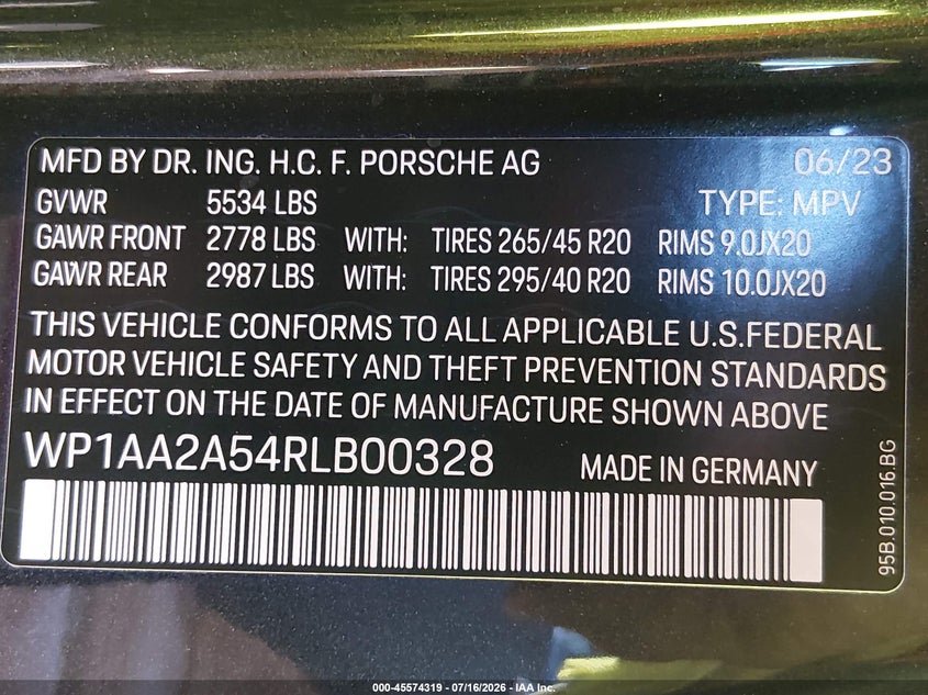 2024 Porsche Macan T VIN: WP1AA2A54RLB00328 Lot: 45574319