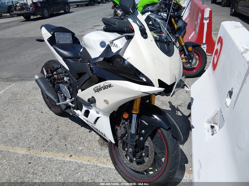 2019 YAMAHA YZFR3 auction photo 1