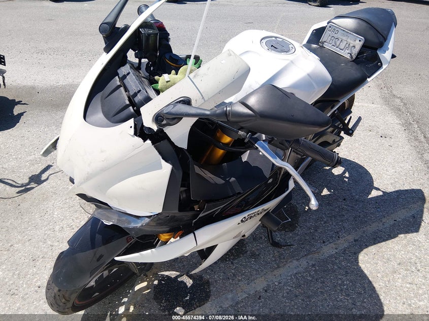 2019 YAMAHA YZFR3 auction photo 2