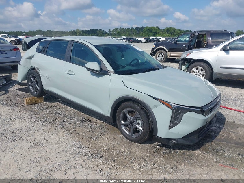 Vin: 3kpft4de1se197057, lot: 46072754, kia k4 lxs 2025 img_1