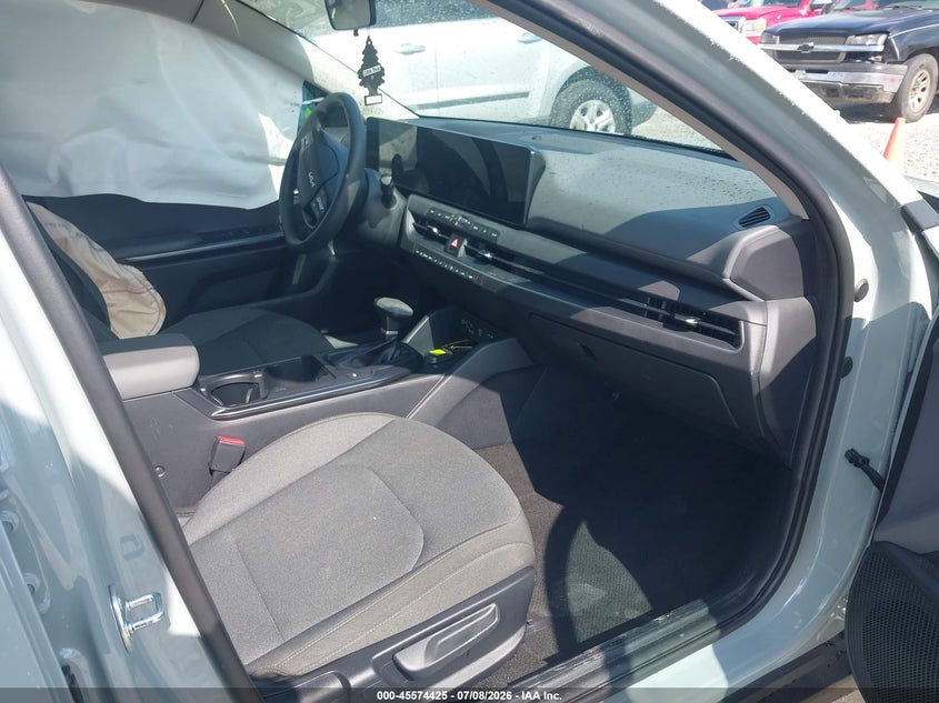 2025 KIA K4 auction photo 5