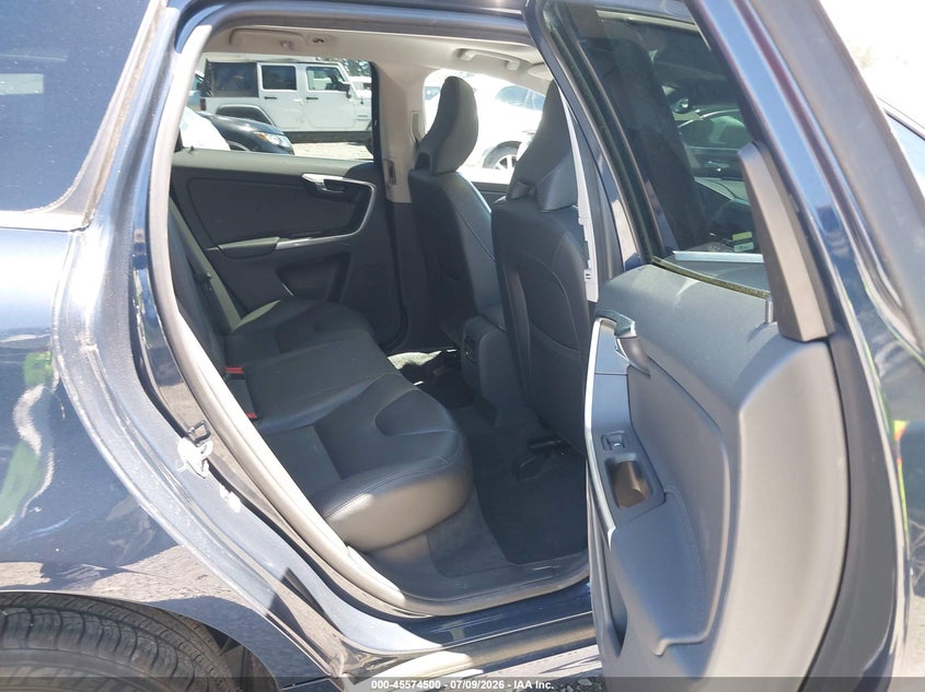 2015 Volvo Xc60 T5 Platinum VIN: YV4612RM4F2747054 Lot: 45574500