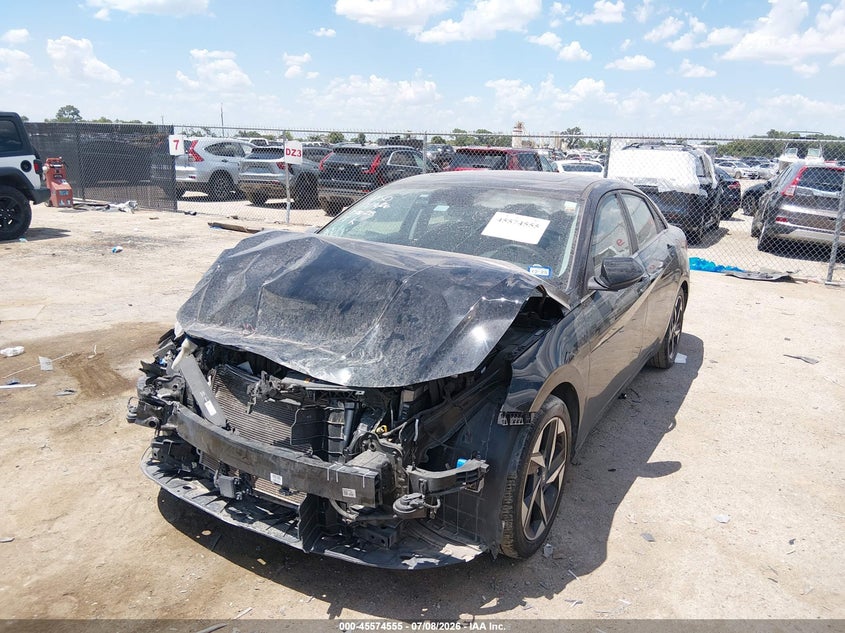 2021 HYUNDAI ELANTRA auction photo 2