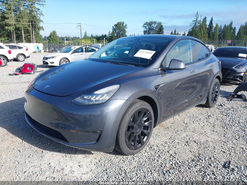 2021 Tesla Model Y, Rear, IAAI, VIN 5YJYGAEE9MF185309 — photo 2