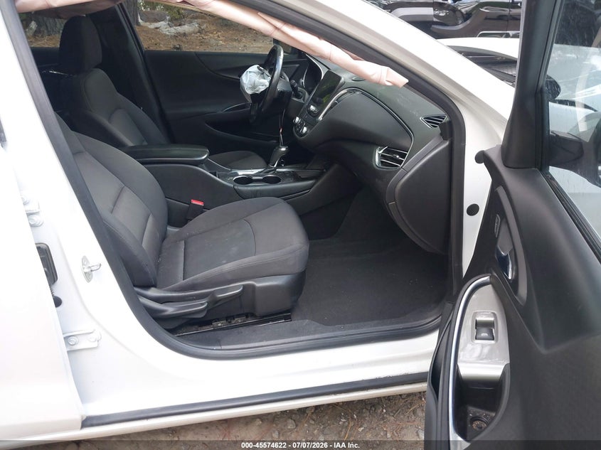 2018 CHEVROLET MALIBU auction photo 5