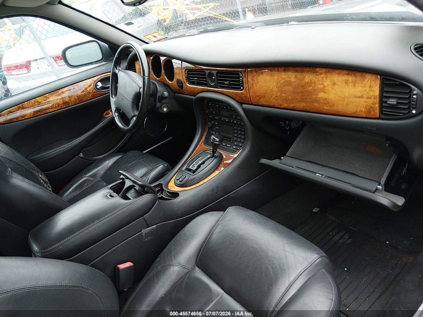 2002 JAGUAR XJ8 auction photo 5