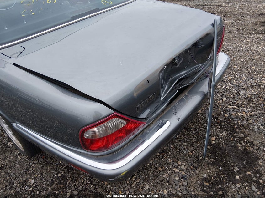 2002 JAGUAR XJ8 auction photo 6