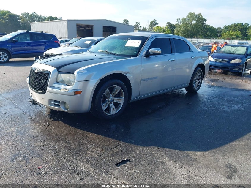 2008 Chrysler 300C, Обычный износ, IAAI, VIN 2C3KA63H18H233925 — фото 2