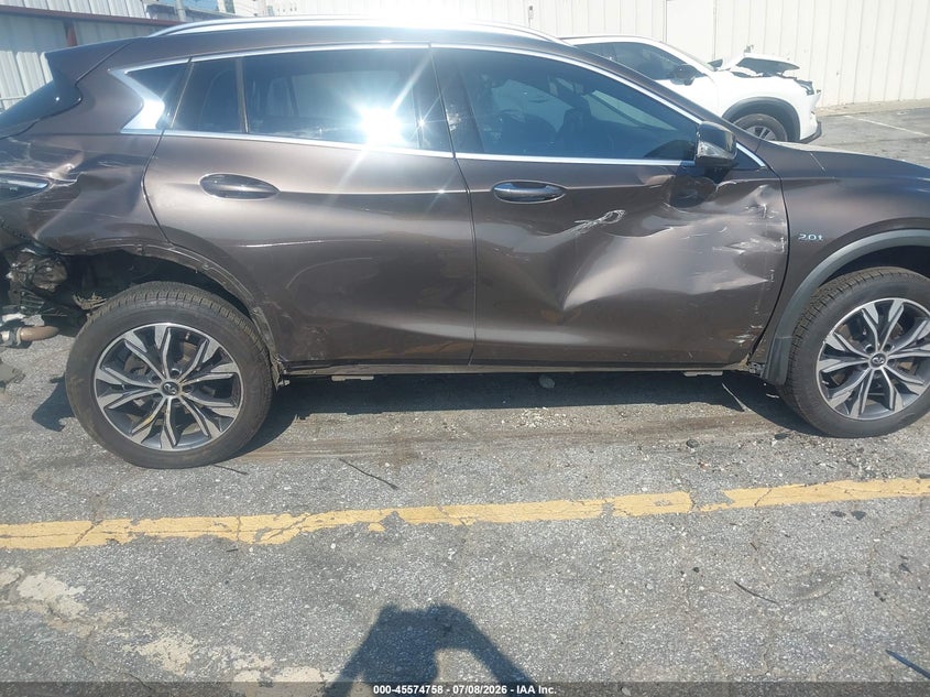 2018 INFINITI QX30 auction photo 6