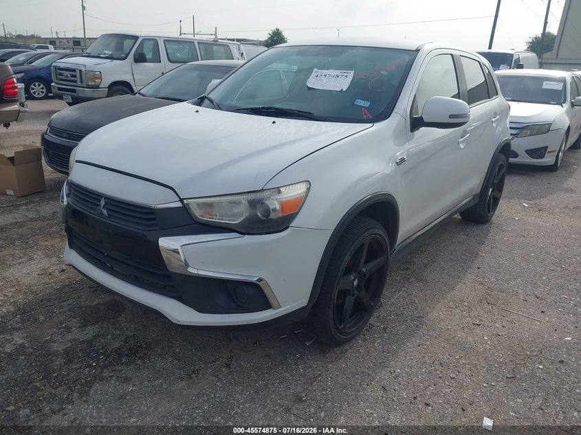 2017 Mitsubishi Outlander, Normal Wear & Tear, IAAI, VIN JA4AR3AU0HZ005245 — photo 2