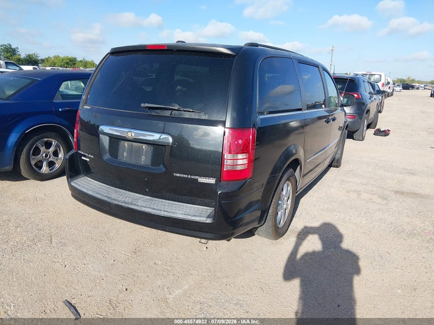 Vin: 2a4rr5d17ar266078, lot: 46073285, chrysler town & country touring 20104