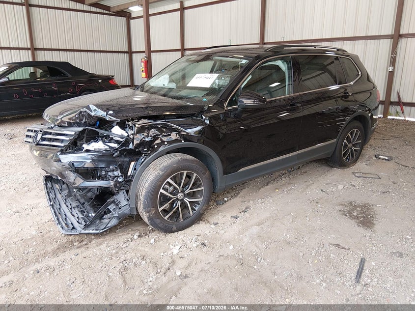2021 VOLKSWAGEN TIGUAN auction photo 2