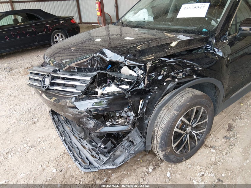 2021 VOLKSWAGEN TIGUAN auction photo 6