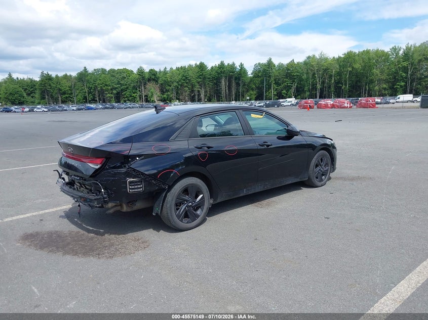 2021 HYUNDAI ELANTRA auction photo 4
