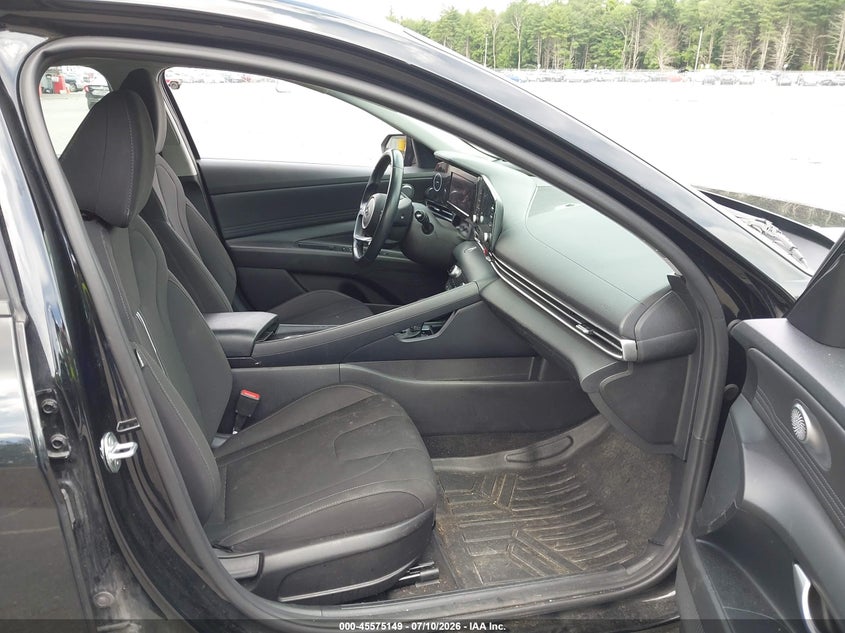 2021 HYUNDAI ELANTRA auction photo 5