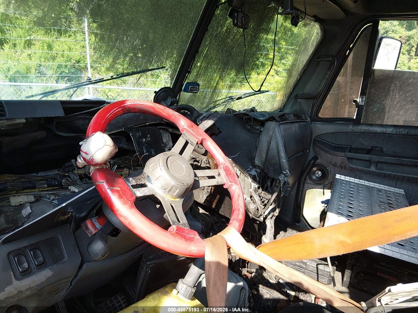 2007 FREIGHTLINER CONVENTIONAL auction photo 5