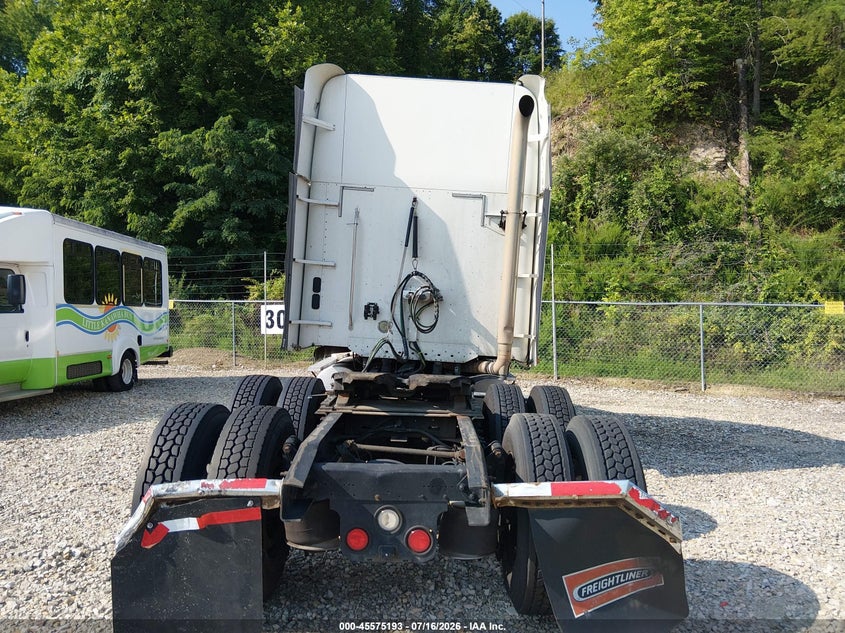 2007 FREIGHTLINER CONVENTIONAL auction photo 8
