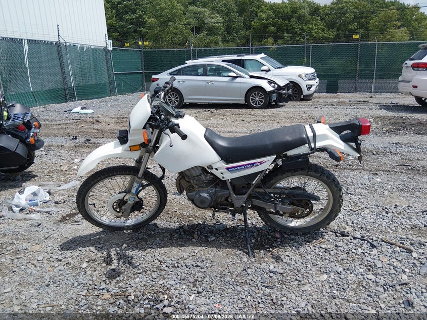 1992 Yamaha Xt225 VIN: JYA4BEE09NA001744 Lot: 45575204