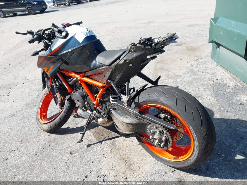 2022 KTM KTM 1290 SUPER DUKE R SPORT_BIKE 2