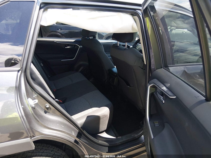TOYOTA RAV4 - zdjęcie 8