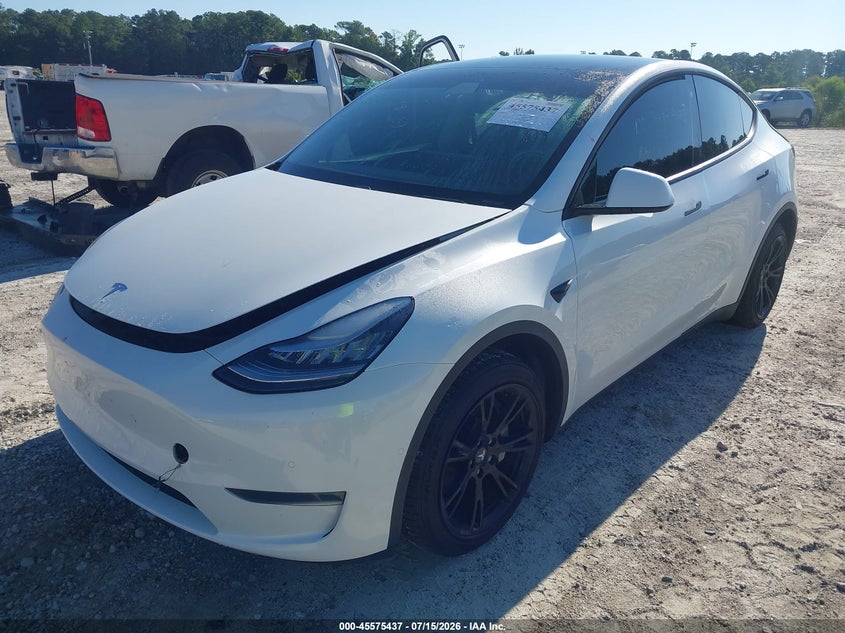 2020 Tesla Model Y, Rear, IAAI, VIN 5YJYGDEE4LF038654 — photo 2