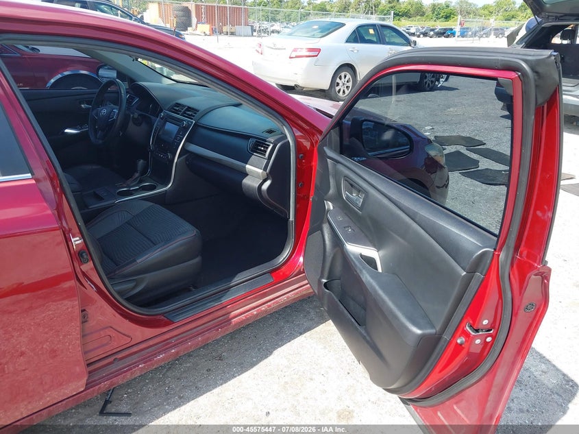 2015 TOYOTA CAMRY HYBRID auction photo 5
