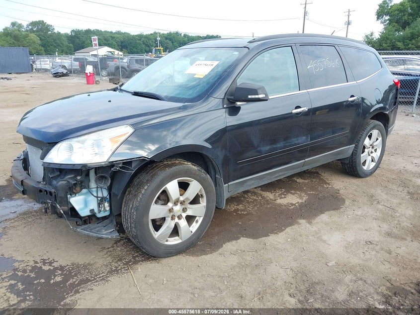 2012 Chevrolet Traverse, Перёд и зад, IAAI, VIN 1GNKRGED8CJ239210 — фото 2