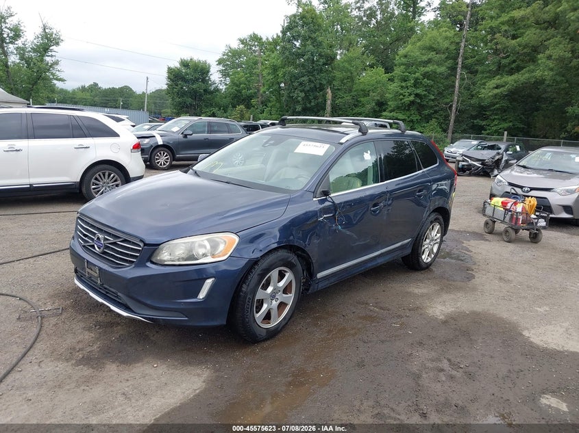 2014 Volvo XC60, Left Side, IAAI, VIN YV4940DZ6E2538845 — photo 2