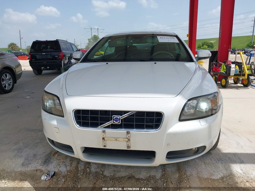 2010 Volvo C70 T5 VIN: YV1672MCXAJ092567 Lot: 45575724