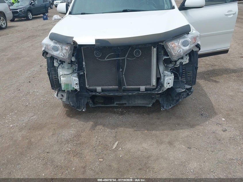 2013 TOYOTA HIGHLANDER auction photo 6